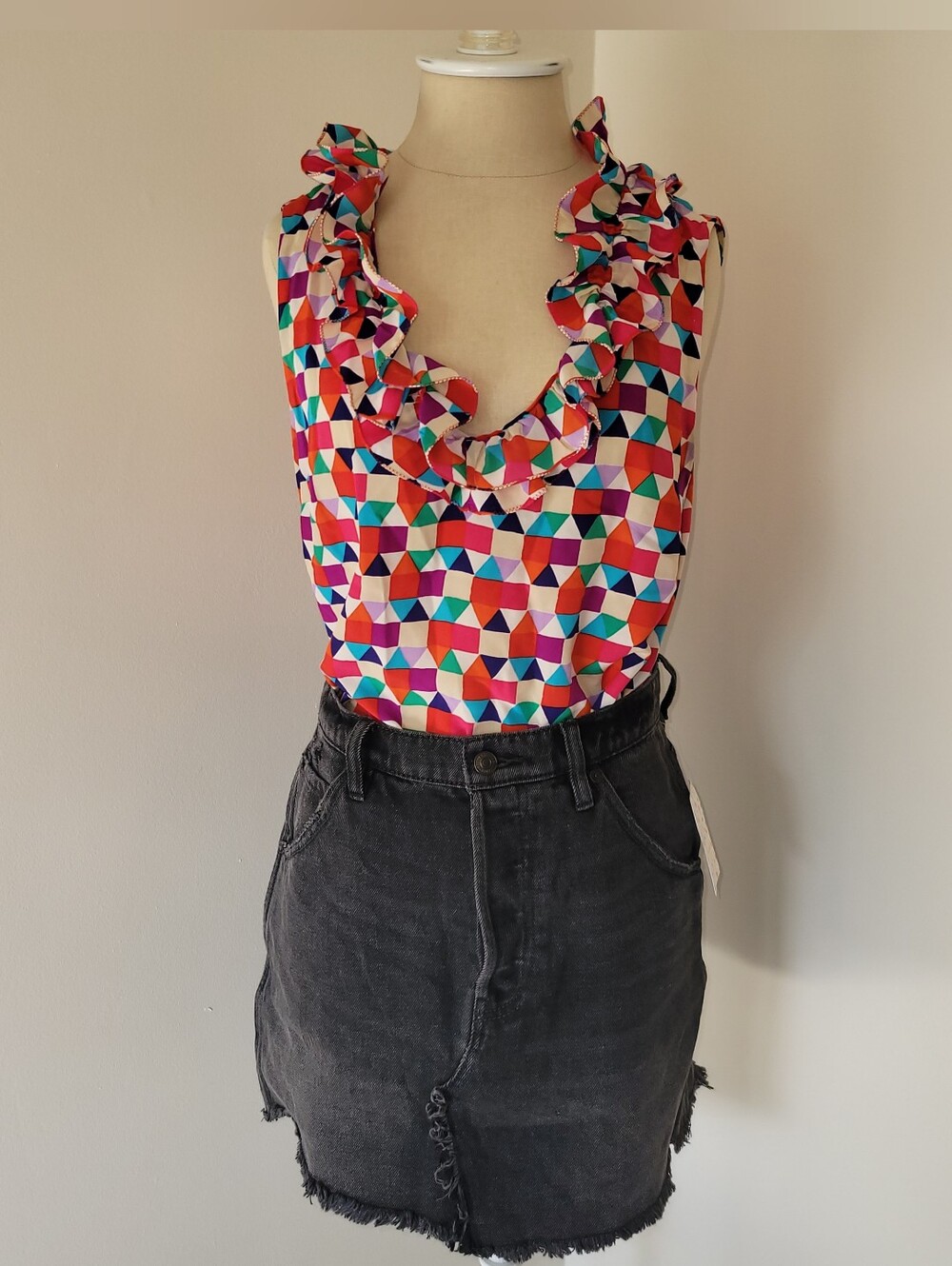 Kate Spade Multicolor Geometric Ruffle V-Neck 100% Silk Sleeveless Camisole Top